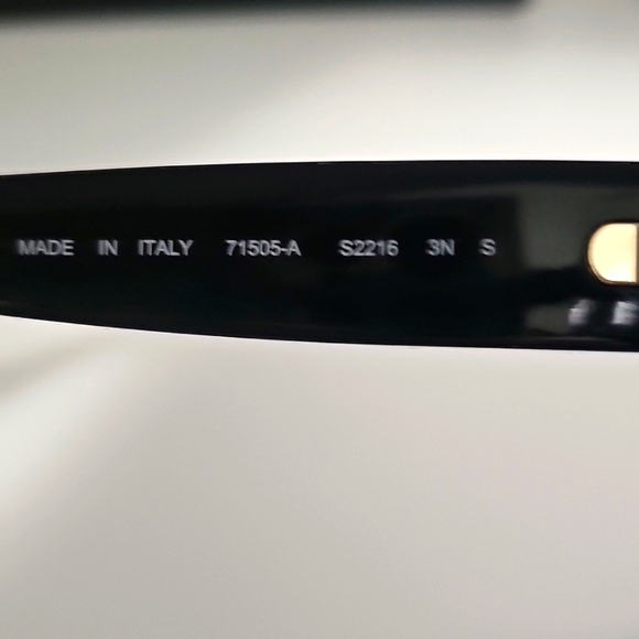 Chanel Sunglasses Semi Square cateye shape. Gold trimming  71705-A Black - Picture 7 of 11